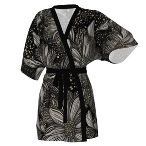 Klasikinis šilkinis chalatas suteikia prabangos jausmą-Drabužiai moterims ir vyrams-GOWEHA